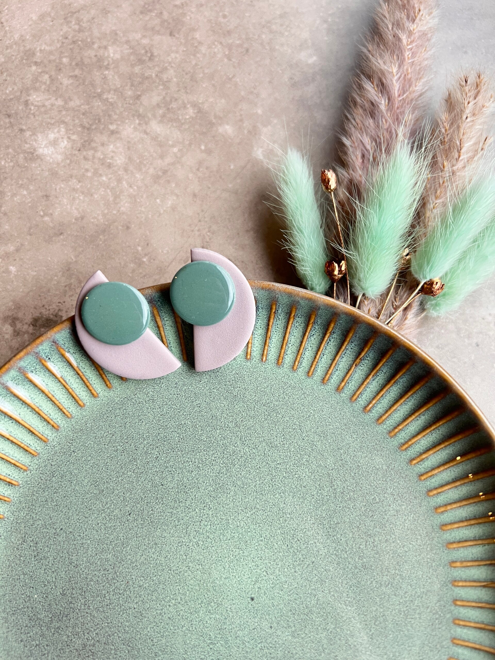 Studs AZTEEKA creme & salie