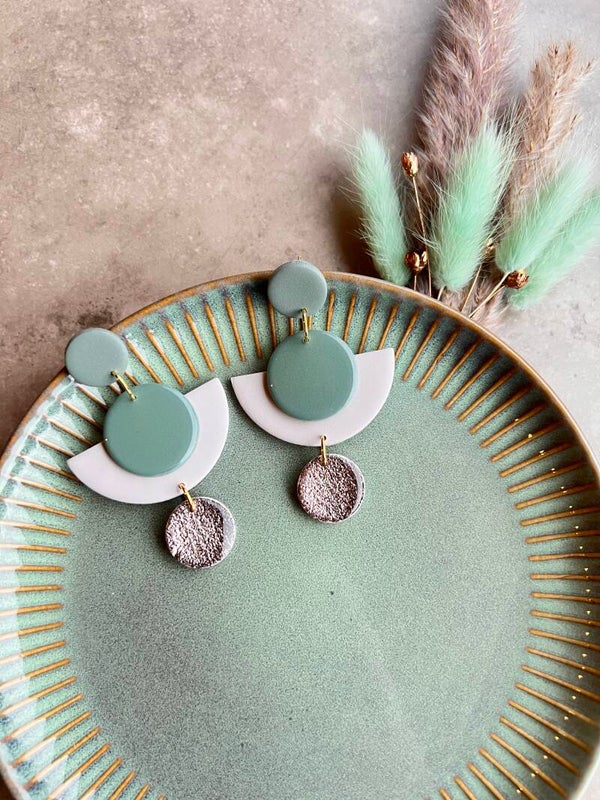 Statement oorbellen AZTEEKA creme & salie