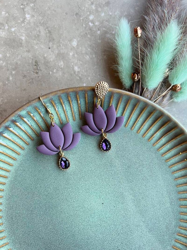 Lotus oorbellen purple grape