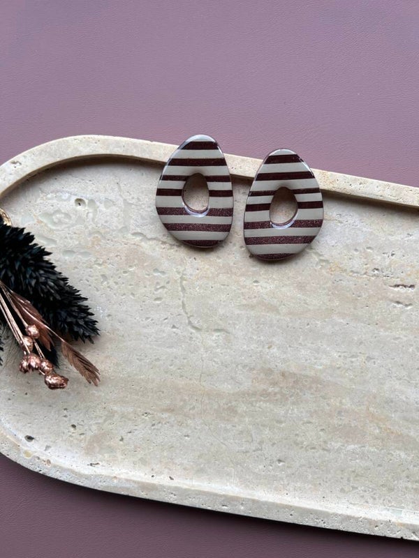 AURI organische maxi studs - MOKKA MUZE oorbellen