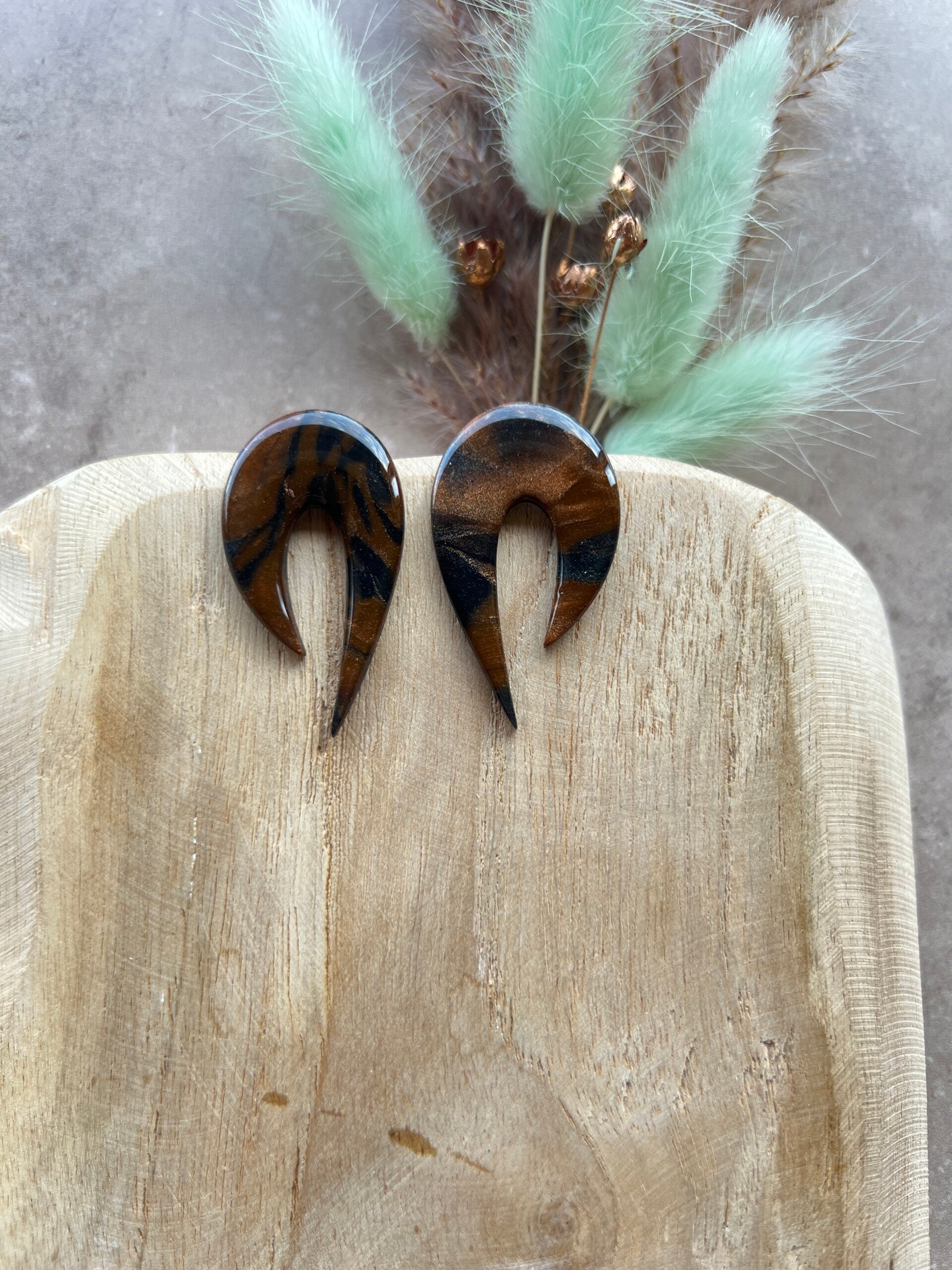 Maxi studs ESPRESSO SWIRL