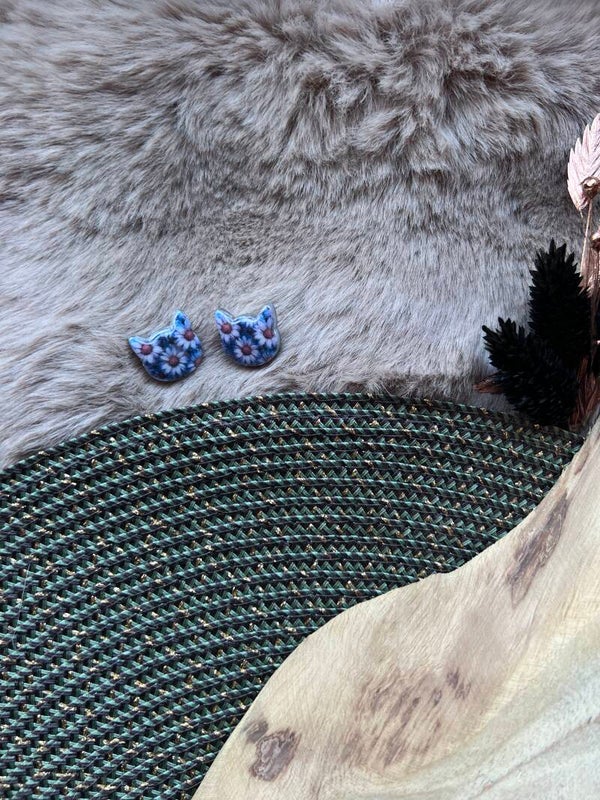 CHULLOO stud daisy’s