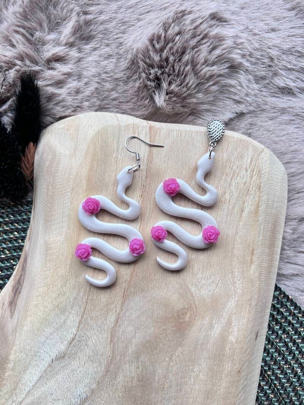 Pink pearl slangen oorbellen