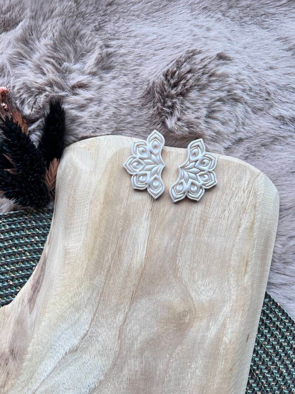 Pink pearl Farah boho stud