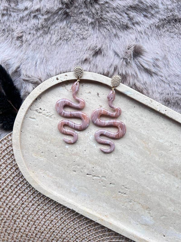 Slangen oorbellen VIXY blush stone