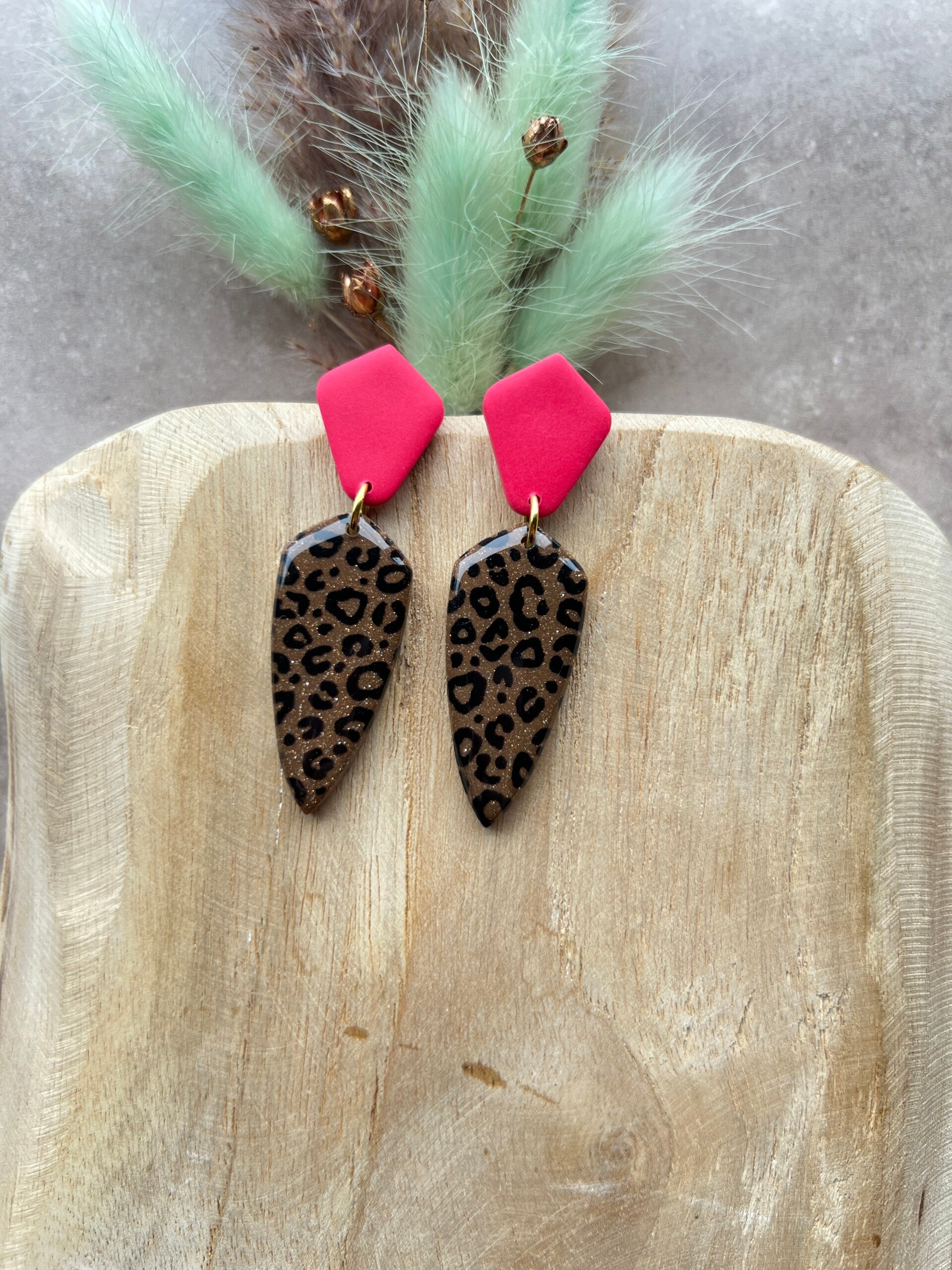 Statement oorbellen SAVAGE PINK 3