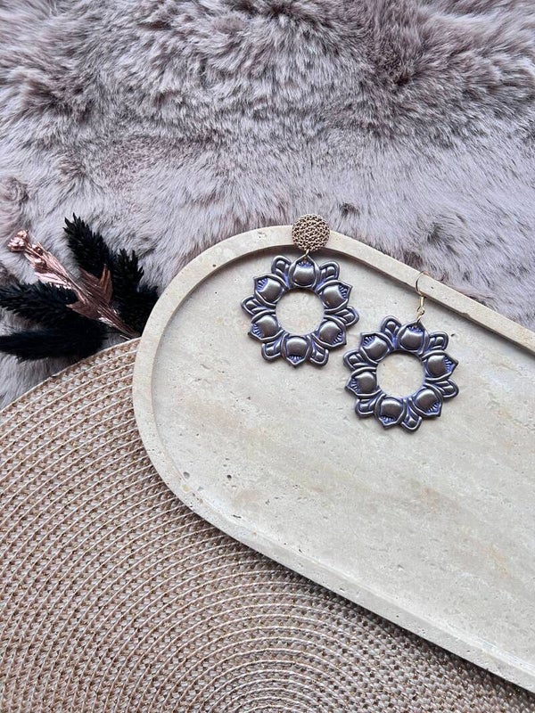 Mandala katten oorbellen lila