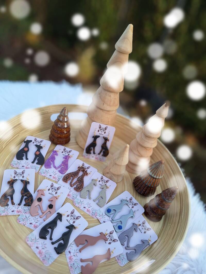 Galgo windhond oorbellen gemaakt door chulloo klei oorbellen