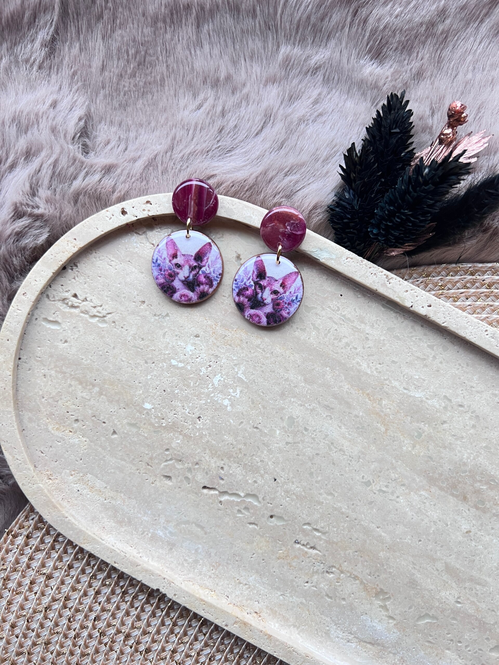 Sphynx katten oorbellen raspberry ||