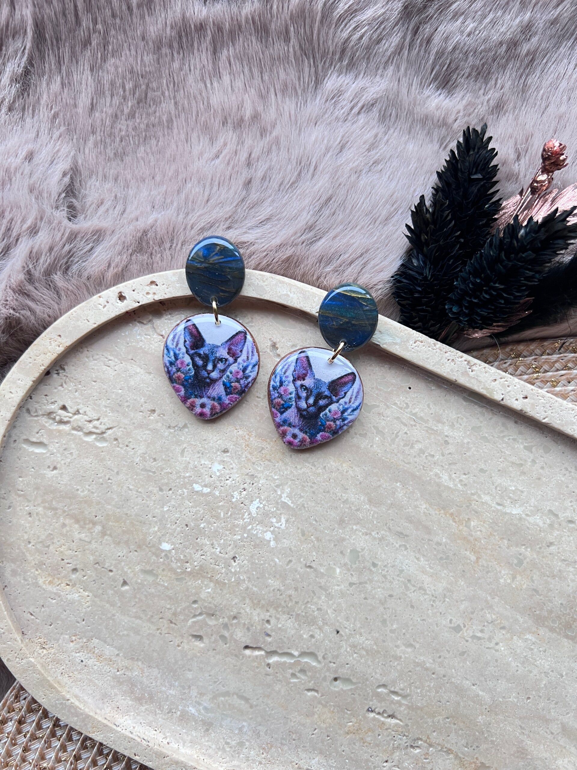 Sphynx katten oorbellen Peacock ||