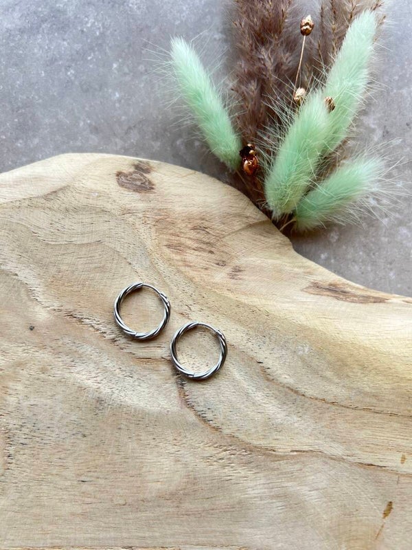 16. Oorbel rond swirl zilver 19 mm