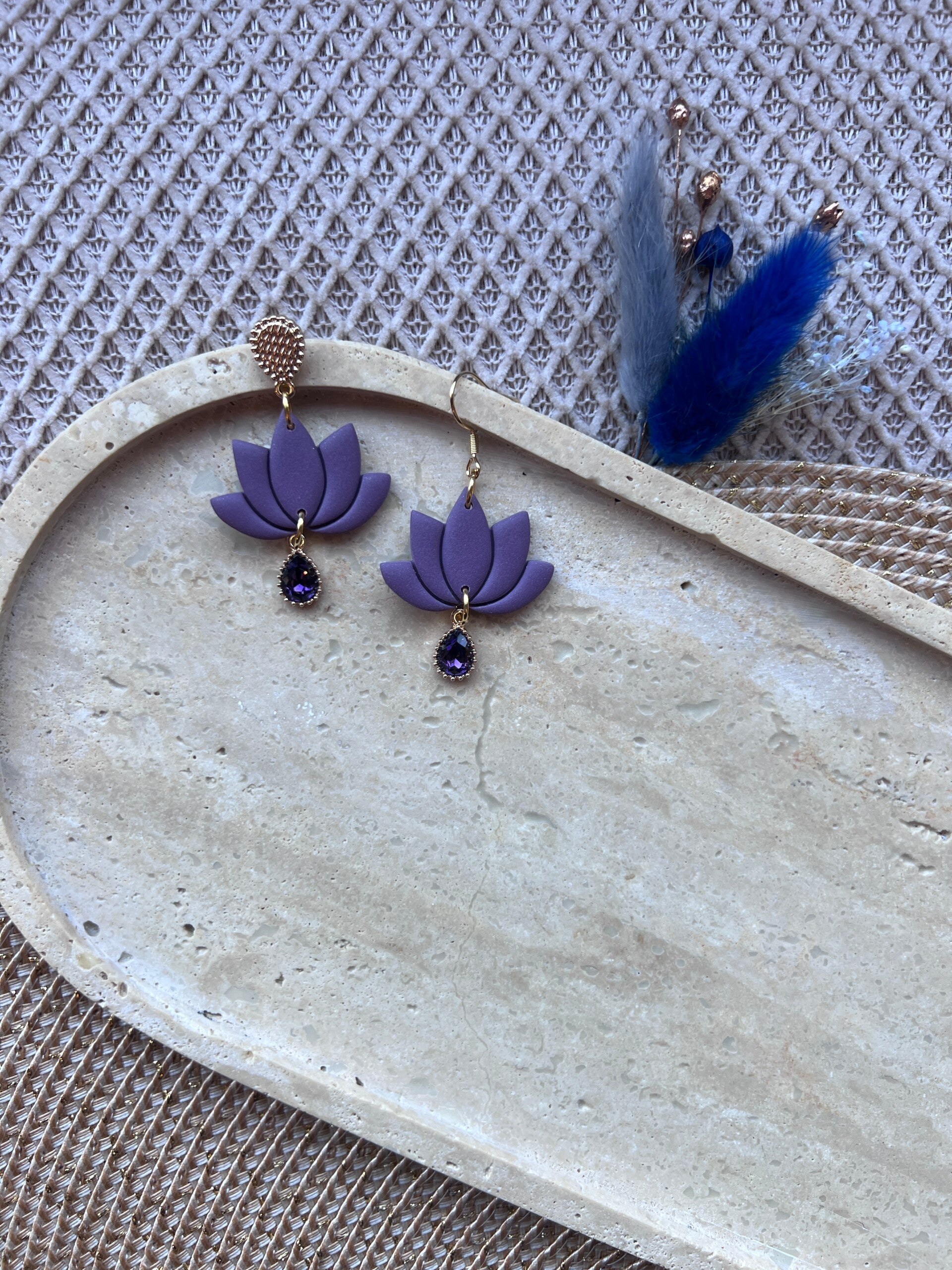 Lotus oorbellen purple grape