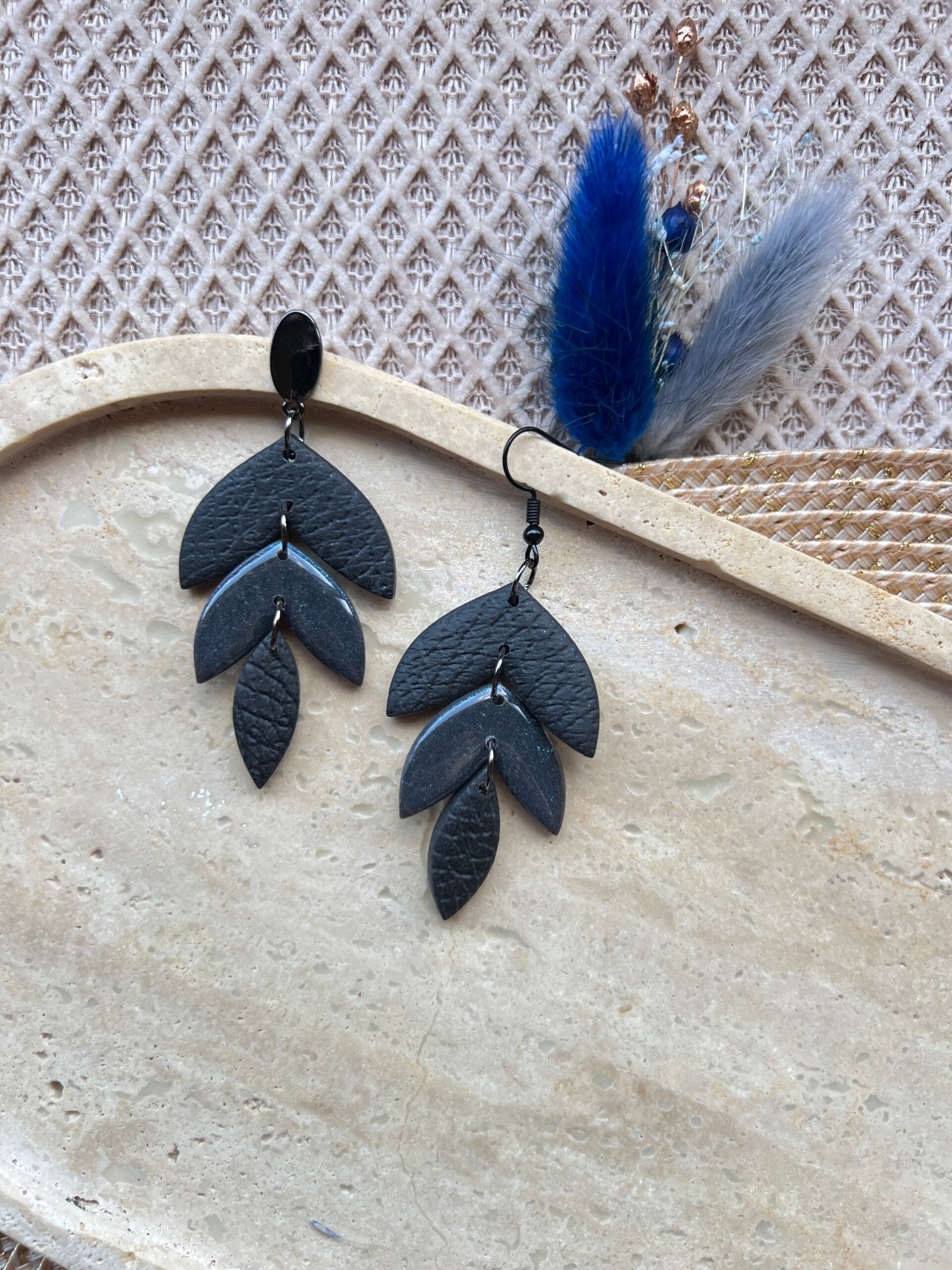 Oorbellen OLIVIA blue shimmer & black