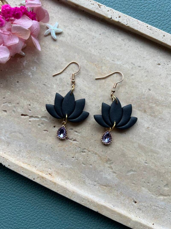 LOTUS black lila haakje