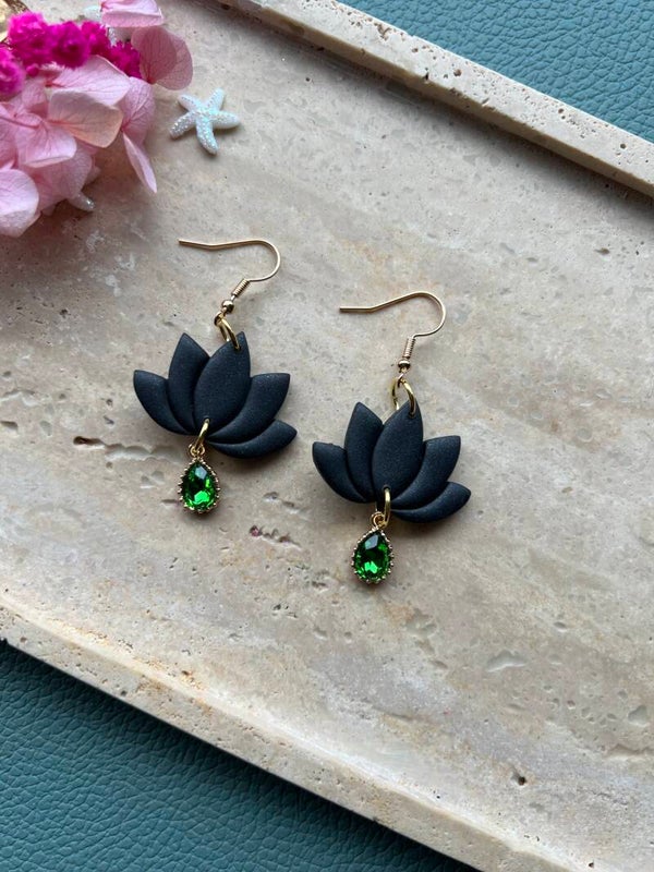 LOTUS black green haakje