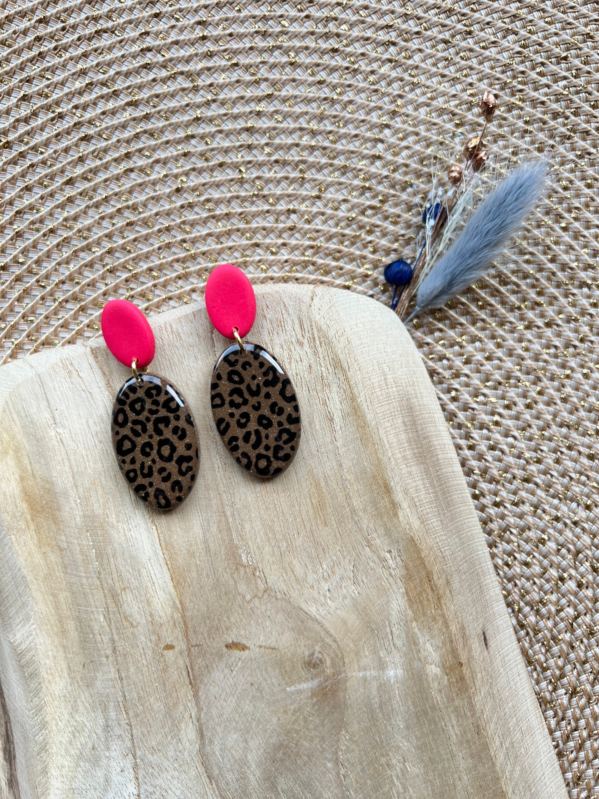 Statement oorbellen SAVAGE PINK 1