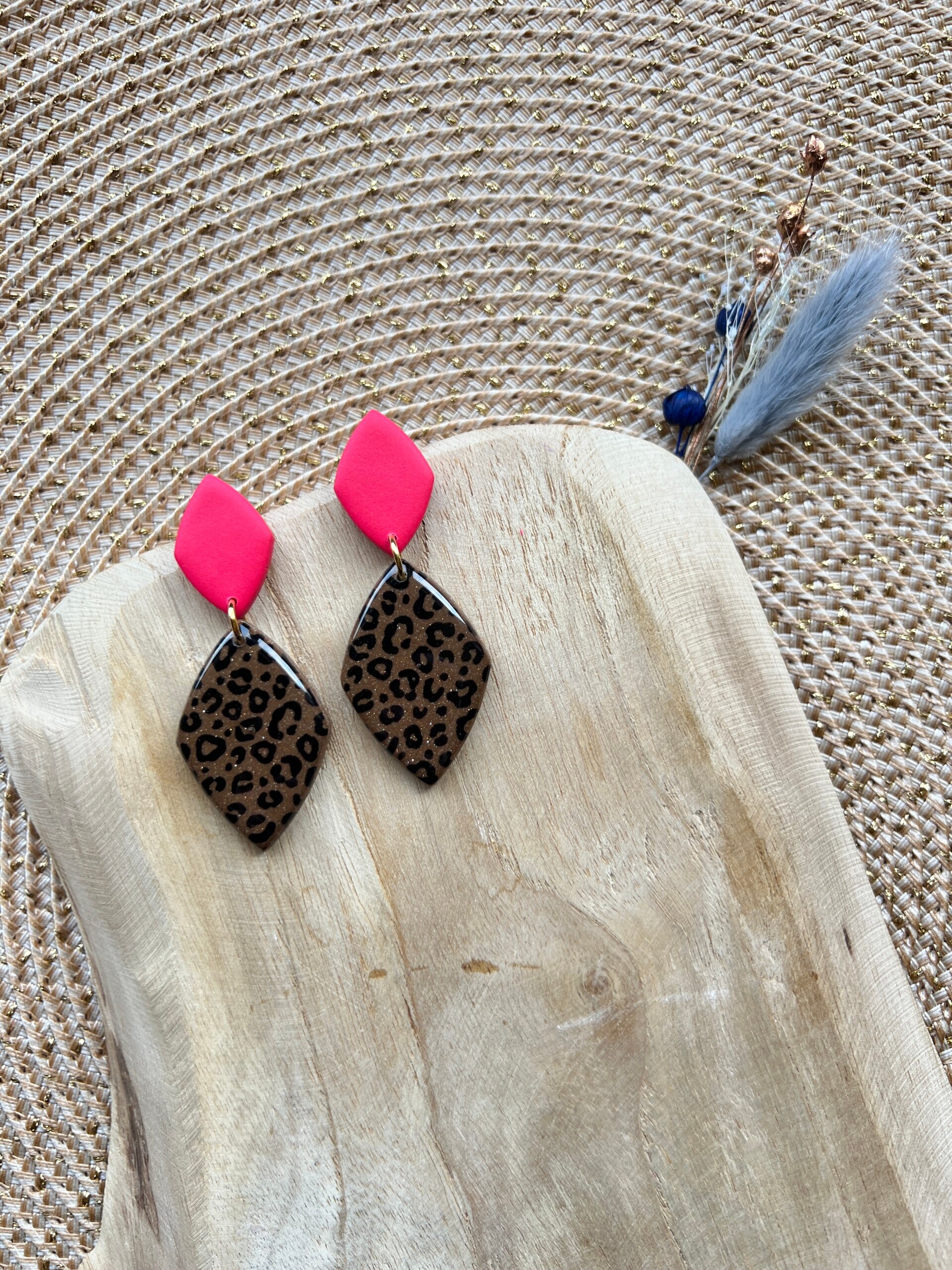 Statement oorbellen SAVAGE PINK 7