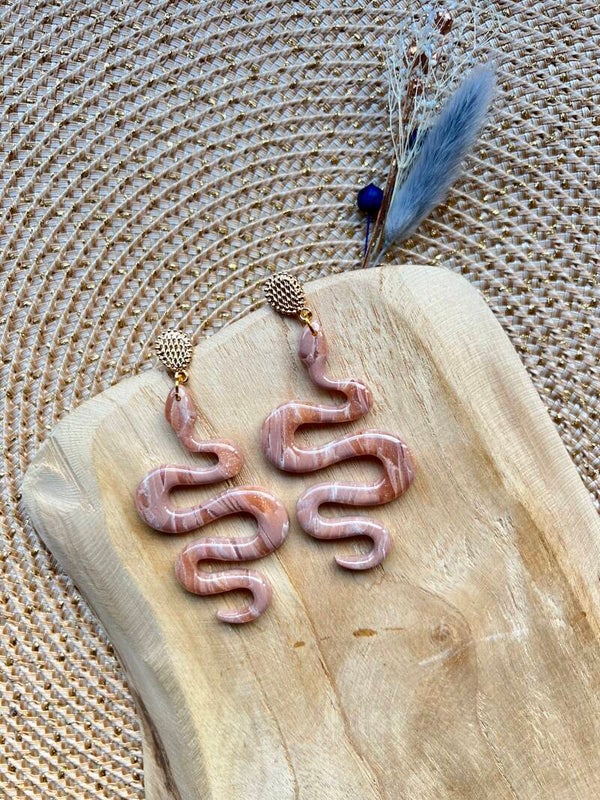 Slangen oorbellen VIXY blush stone