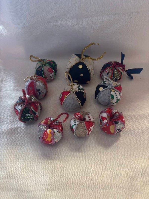 Boule de noel en tissus le lot de 10 boules