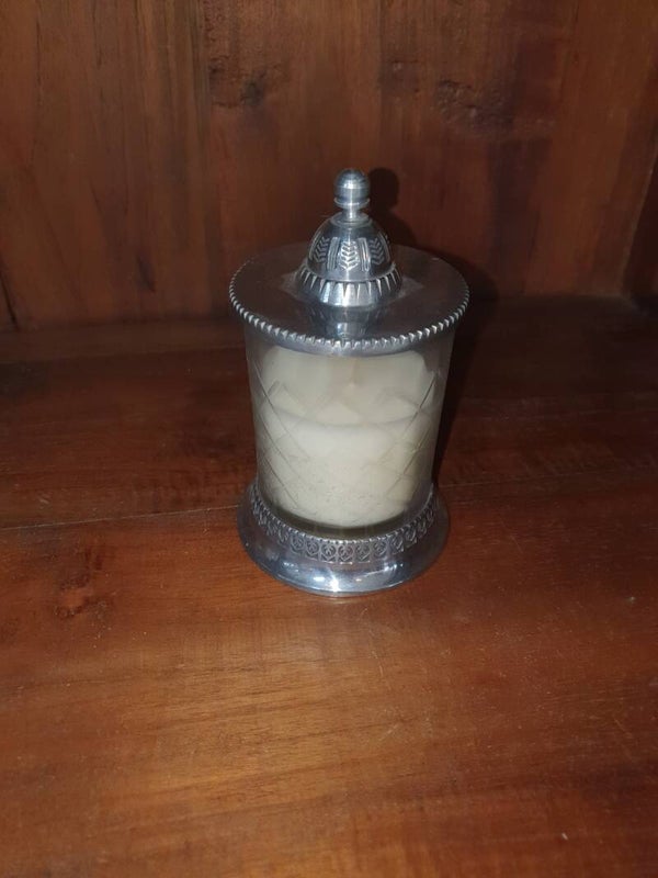 Kaars in potje met deksel