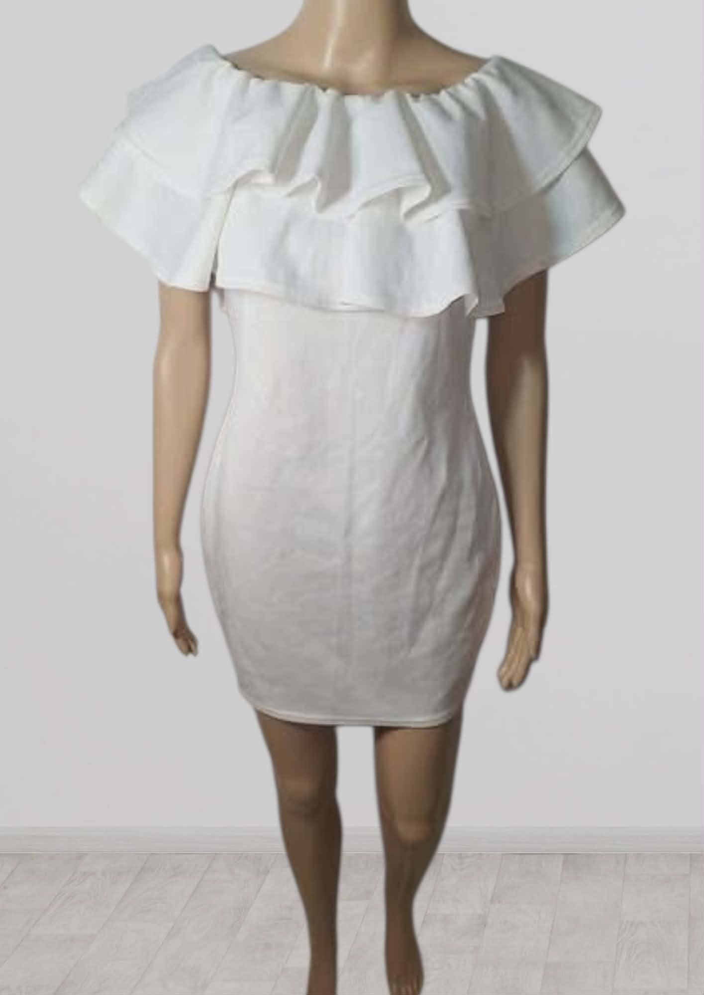 👗 Robe "Nuage Festif" – Boohoo