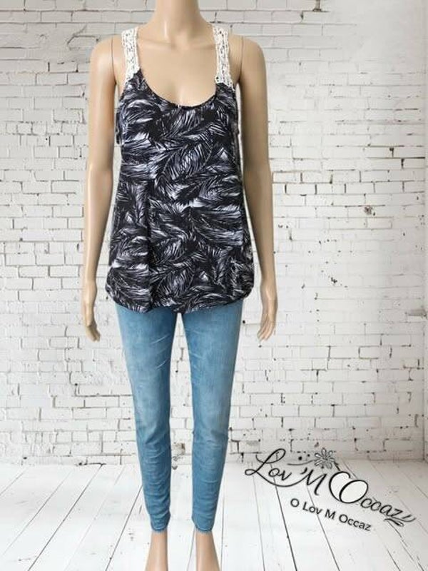 Débardeur Fluide Noir à Motifs Tropical & Dos Dentelle – Atmosphère – Taille 42