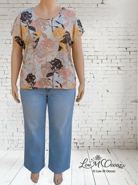 👚 T-shirt fluide pastel à motif végétal & plumetis – Taille 48/50
