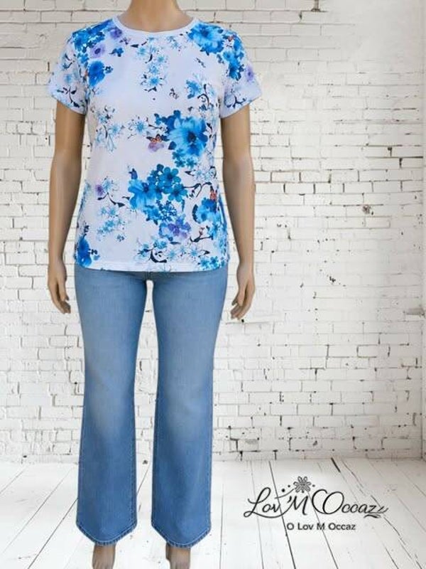 👚 T-shirt fluide blanc à imprimé floral bleu & papillons – Taille XXL