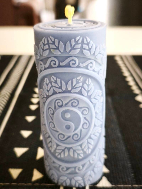 Vela con relieve de Taiji Yin-Yang