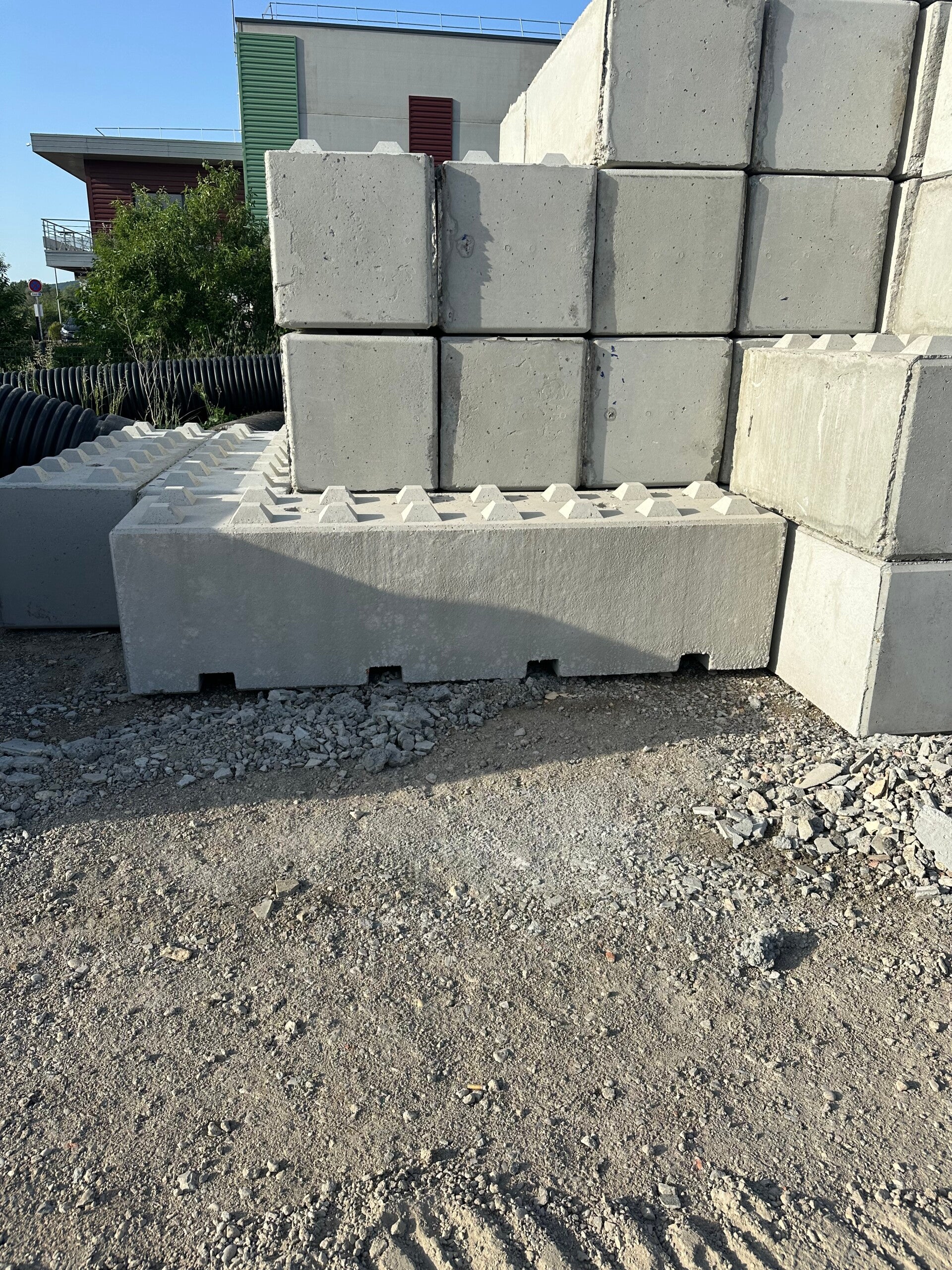 Bloc béton type lego 240x60x60cm