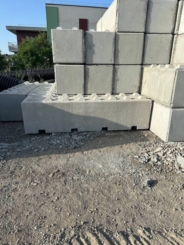 Bloc béton type lego 240x60x60cm