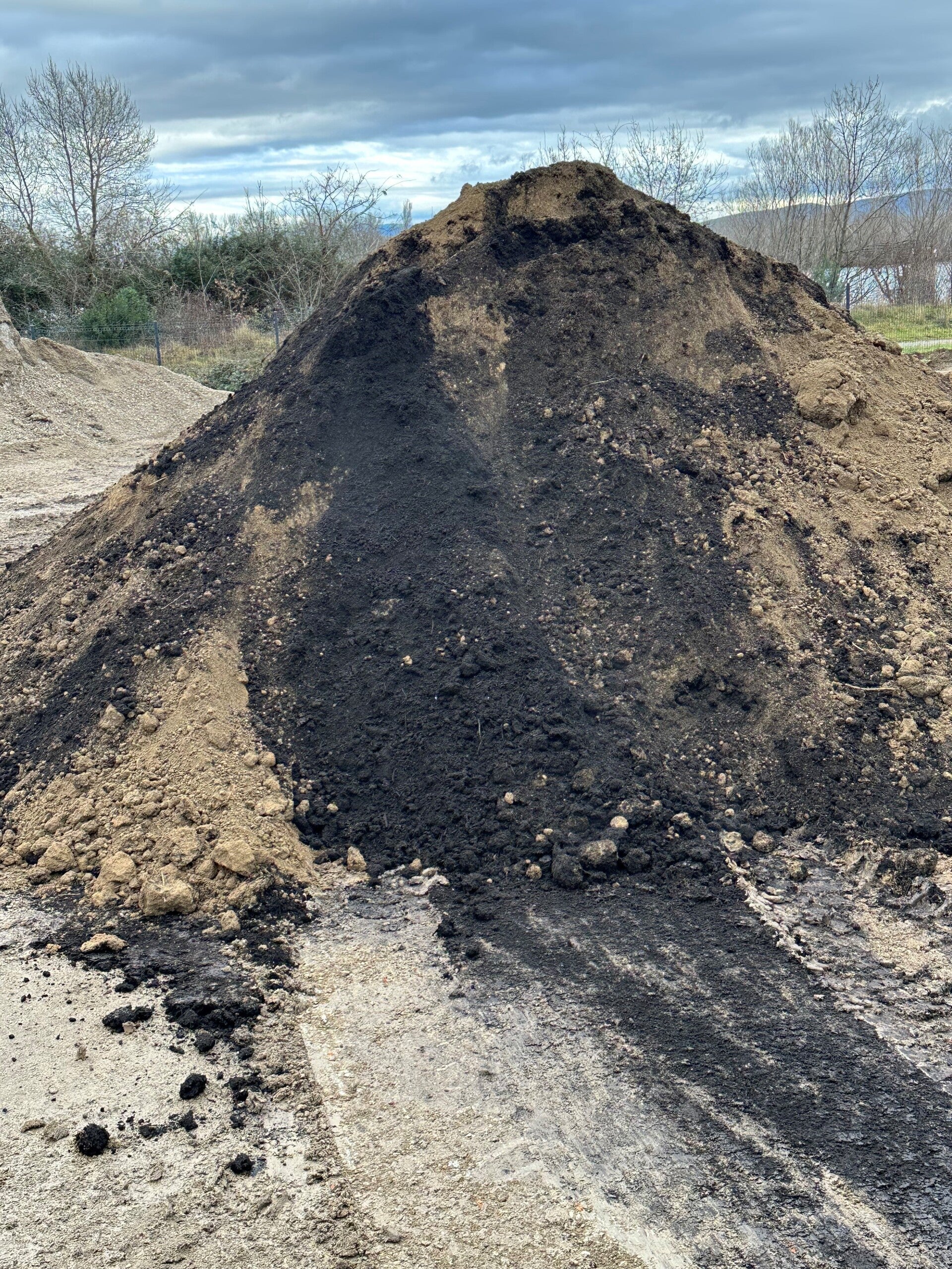terre criblée recyclée avec compost de dèchets vert