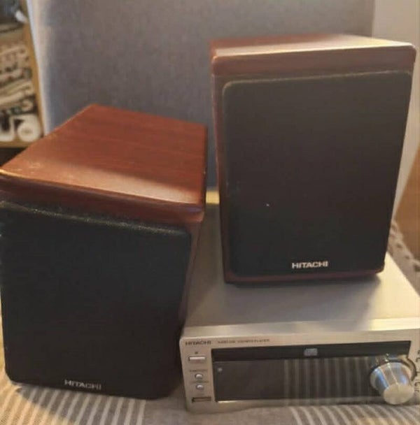 HITACHI AXM 510E minianlegg m/fjernkontroll.