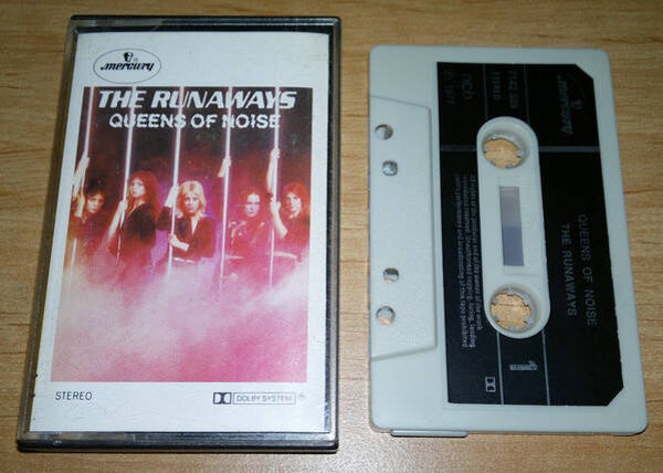 The Runaways ‎– Queens Of Noise (Kassett)