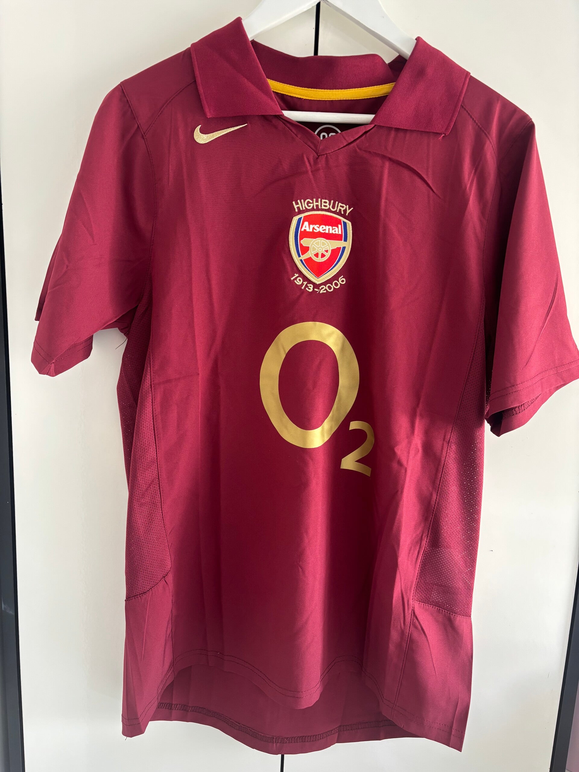 'HENRY 14' Arsenal Home Retro Jersey 05/06