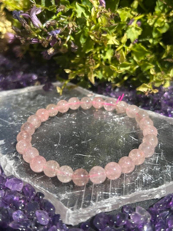 Aardbeienkwarts armband kleine kraal