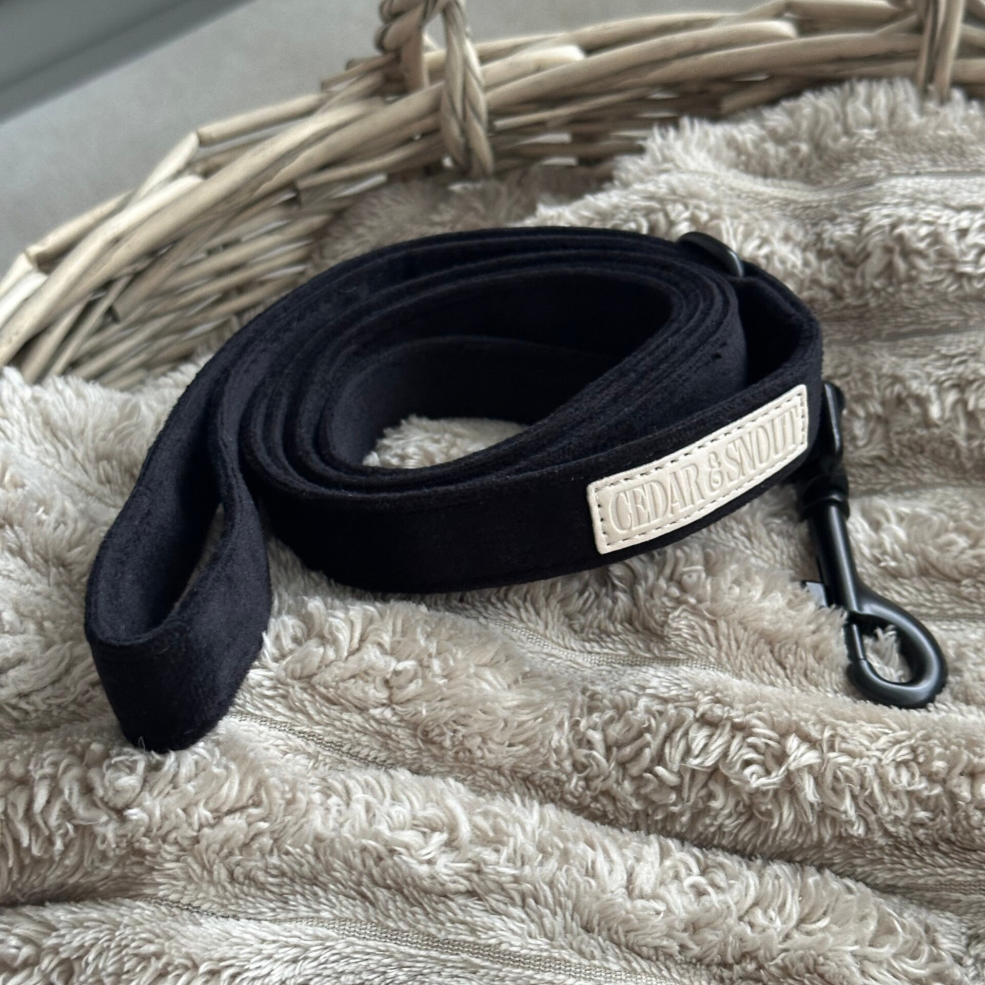The Cabin Dog Lead - Onyx