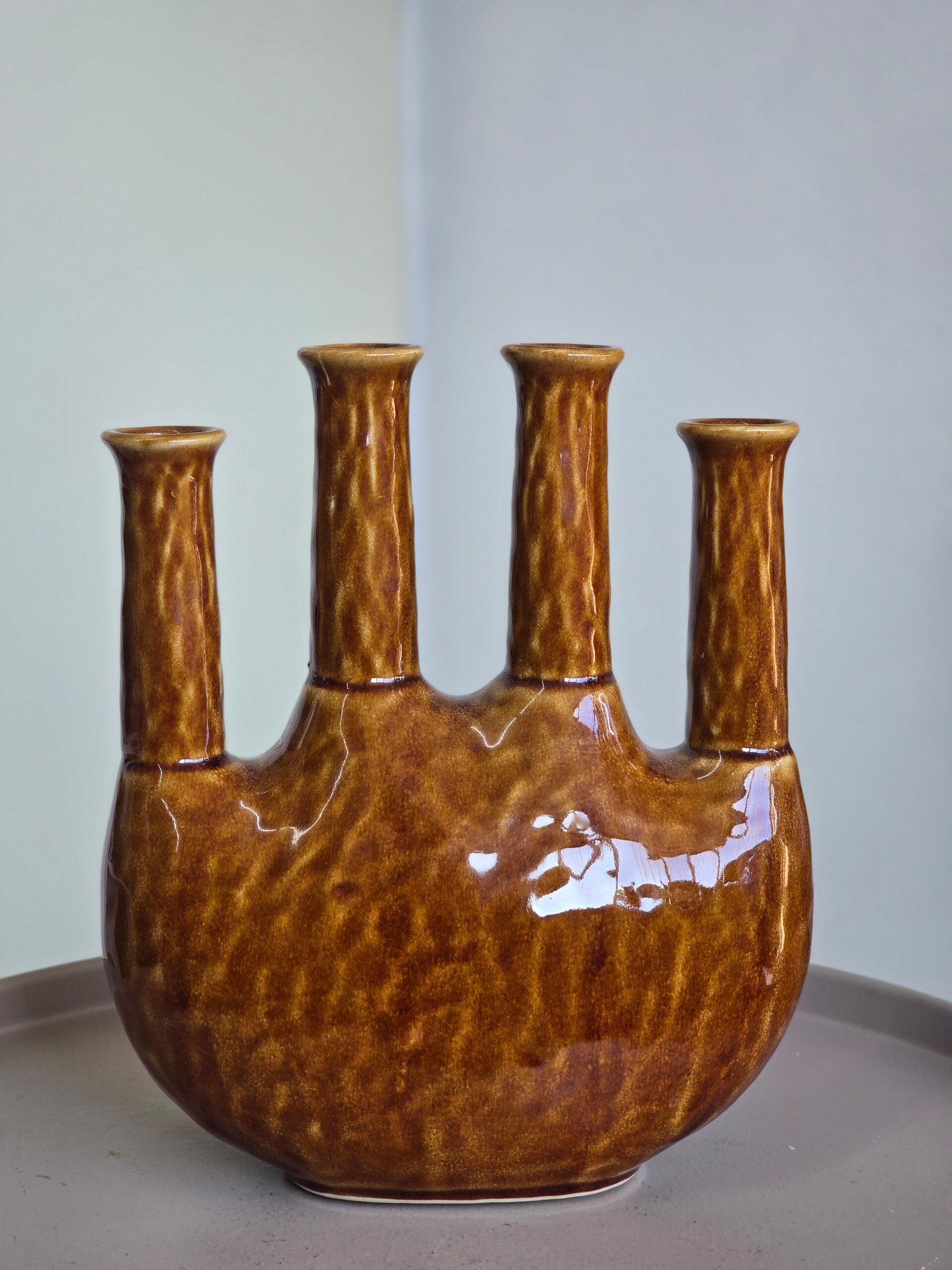 Vaas Inga Jahra bruin 26 cm