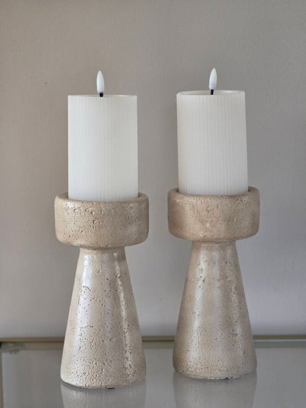 Aardewerk kaarsenstandaard beige