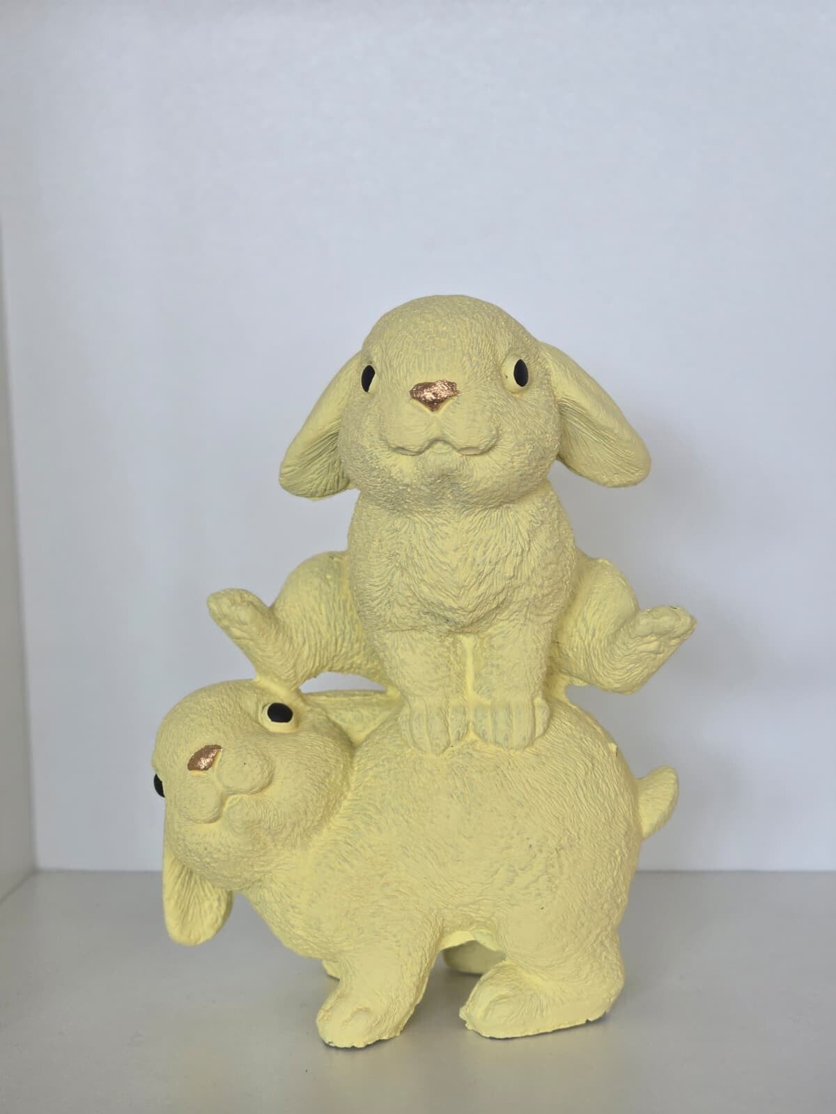 Beeld Rabbit Jump pastel mint geel