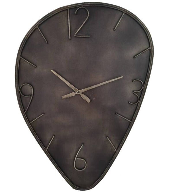 Moderne Wandklok met Organische Vorm – Metaal