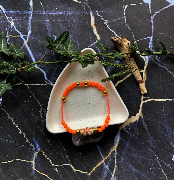 Armbandje in oranje