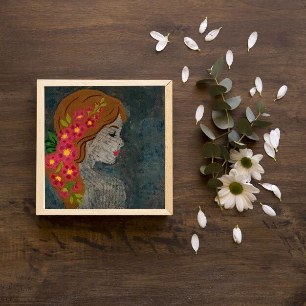 Houten paneel met vrouw