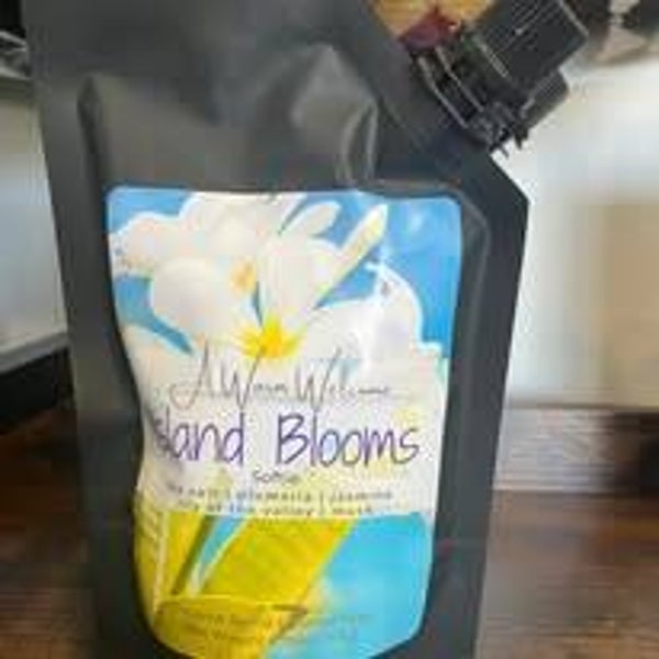 Island Blooms Softie | Squeeze Wax Melt | Squeeze Candle