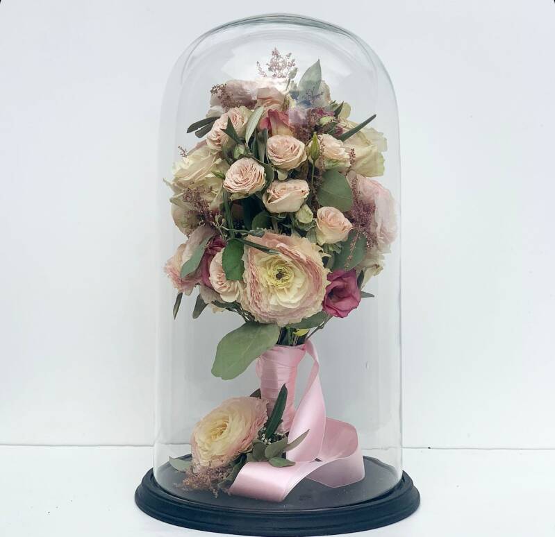 bruidsboeket in stolp plaatsen