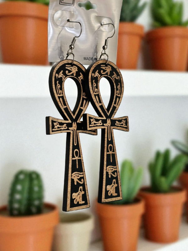 Beautiful exotic earrings 😍 (Wooded plaster)