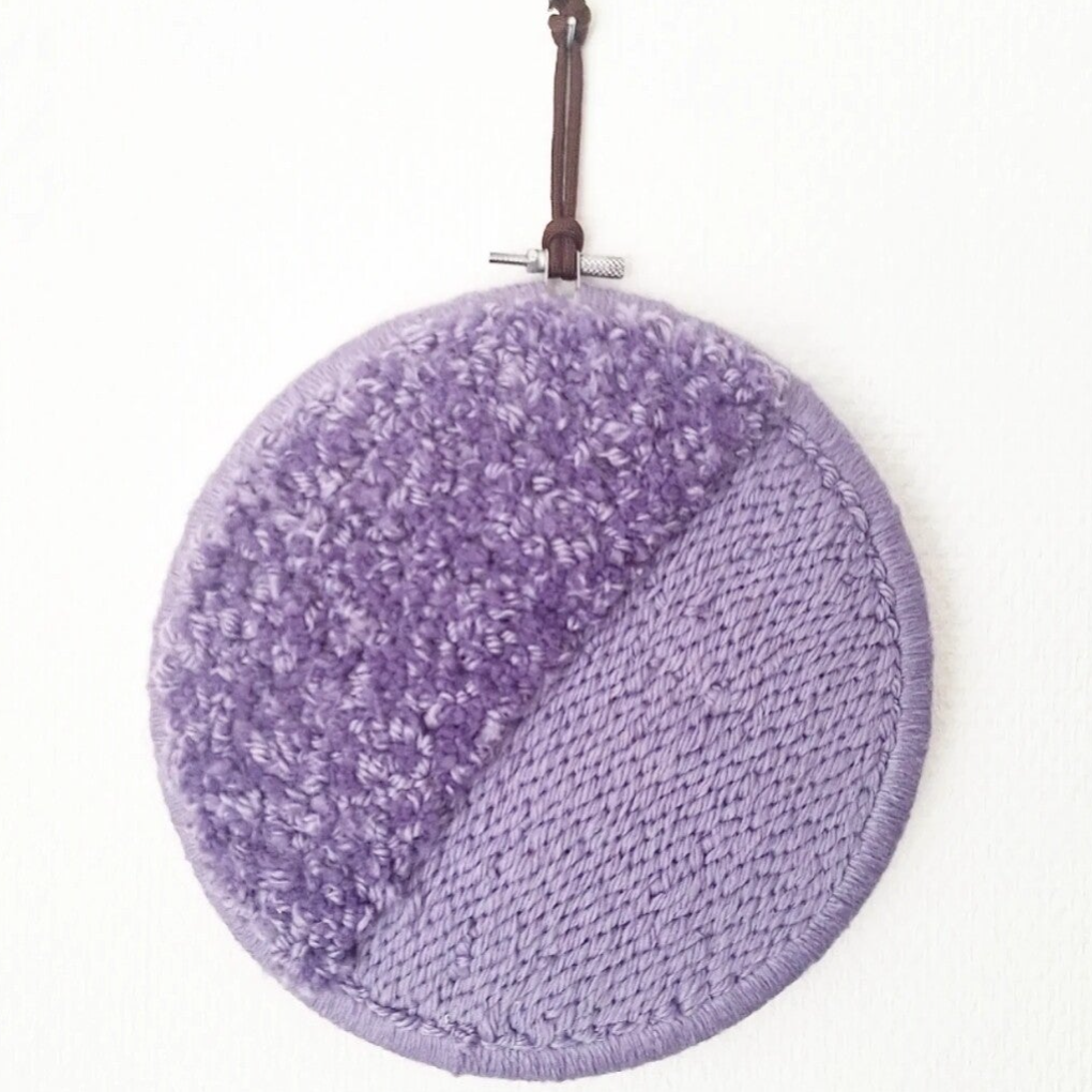 Wallhanging M purple