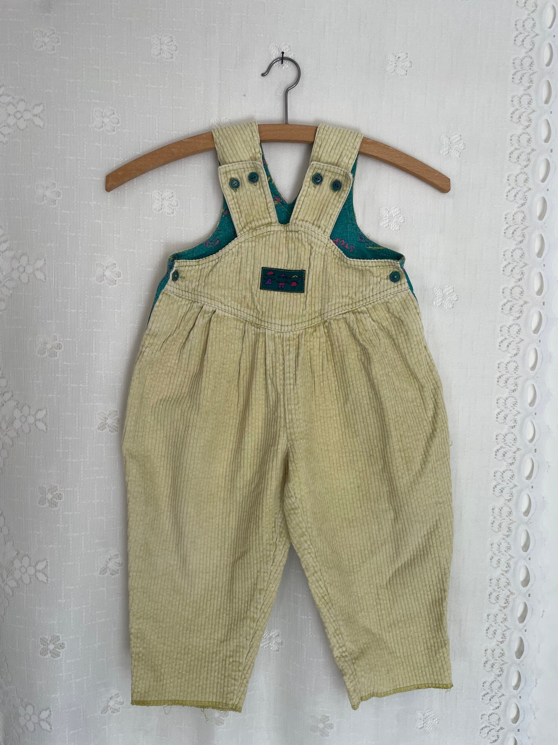 Pastelgeel vintage tuinbroekje 92