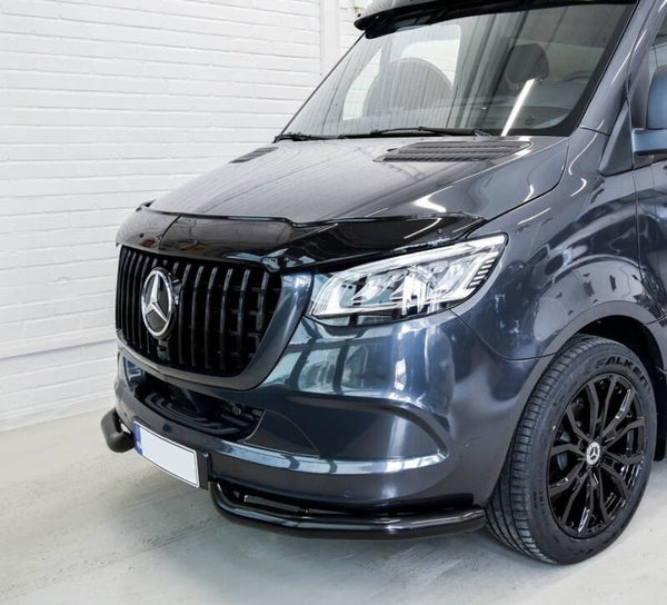 M-B Sprinter W907 Style etuhelmaputket (Musta)