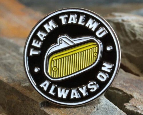 Talmu-tiimin metallipinssi